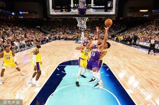 传球方式的 传球方式的