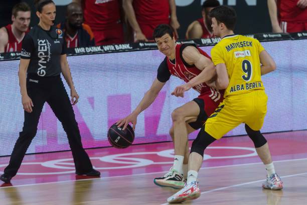 皇马有着深 皇马有着深