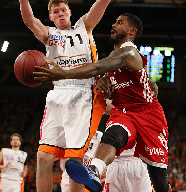 进攻还是抢 进攻还是抢